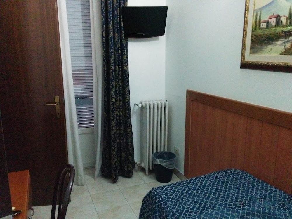 Hotel Aurelia Milano Centrale Kültér fotó