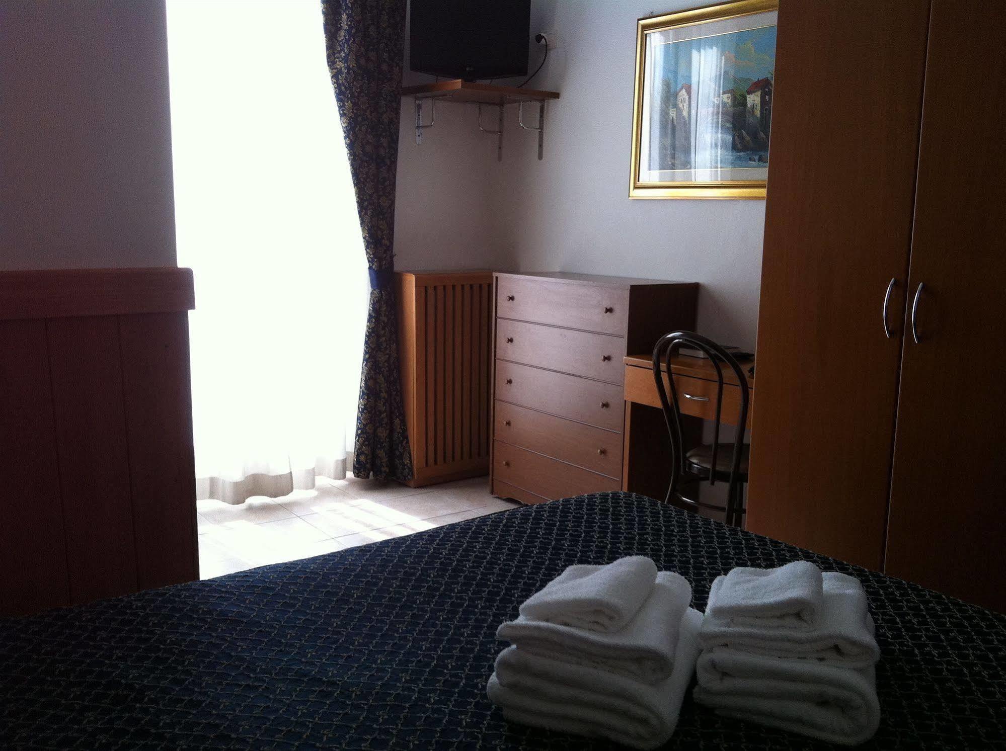 Hotel Aurelia Milano Centrale Kültér fotó
