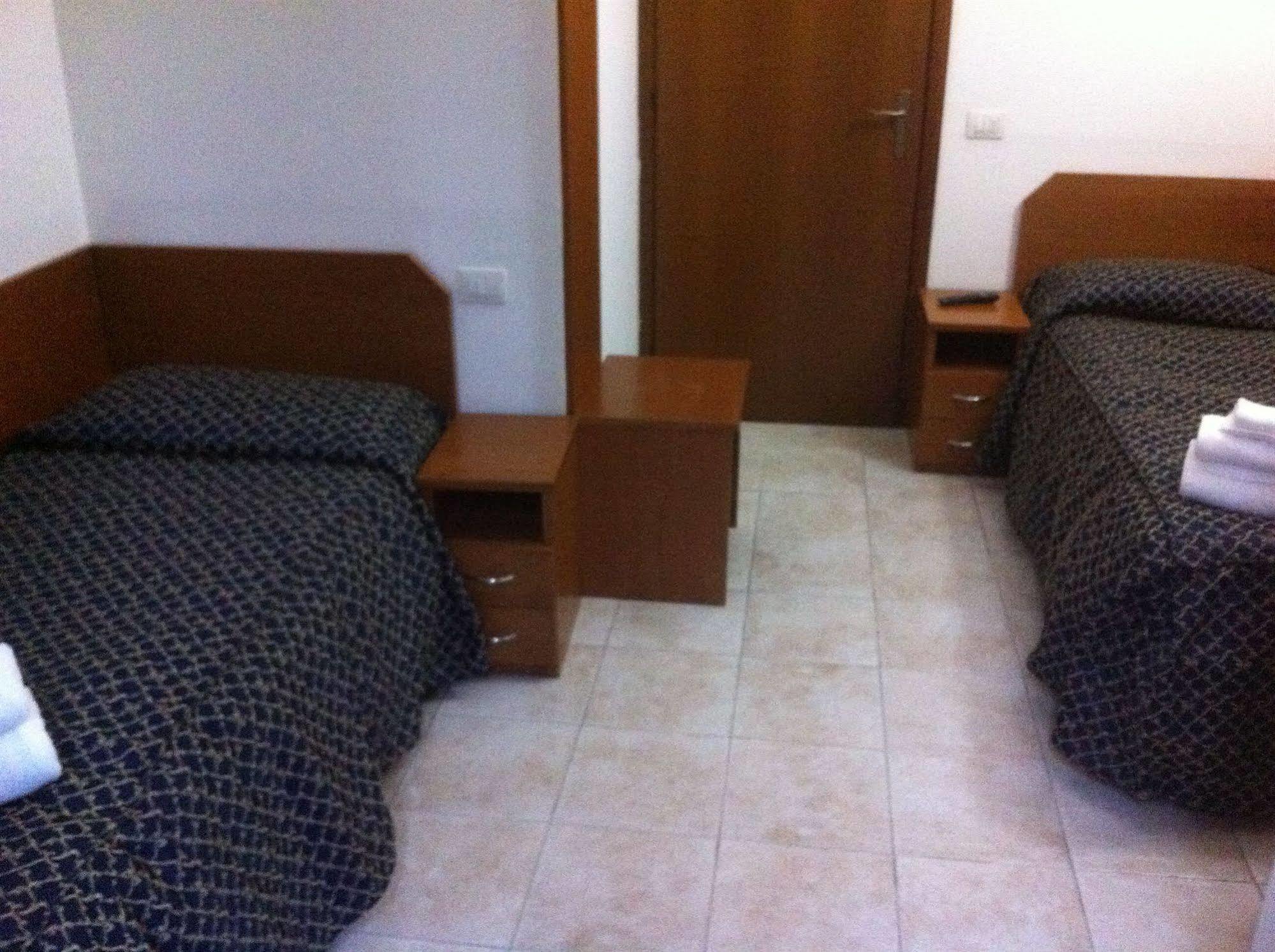 Hotel Aurelia Milano Centrale Kültér fotó